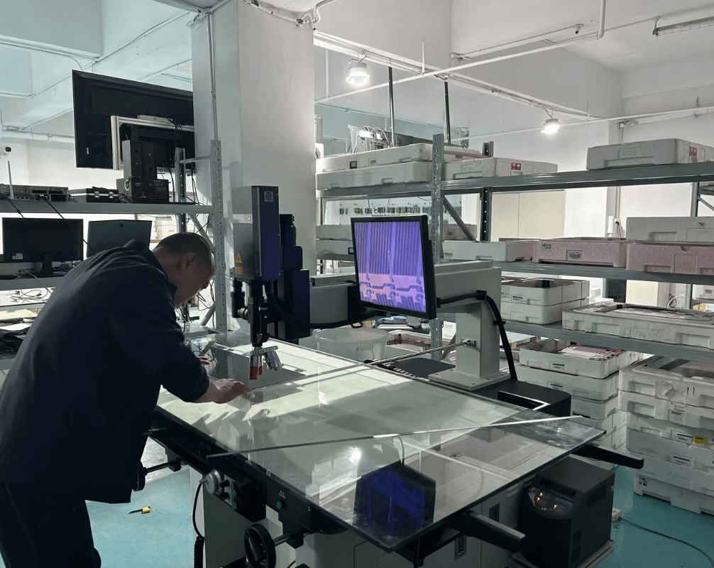 Avlink digital signage machine 2