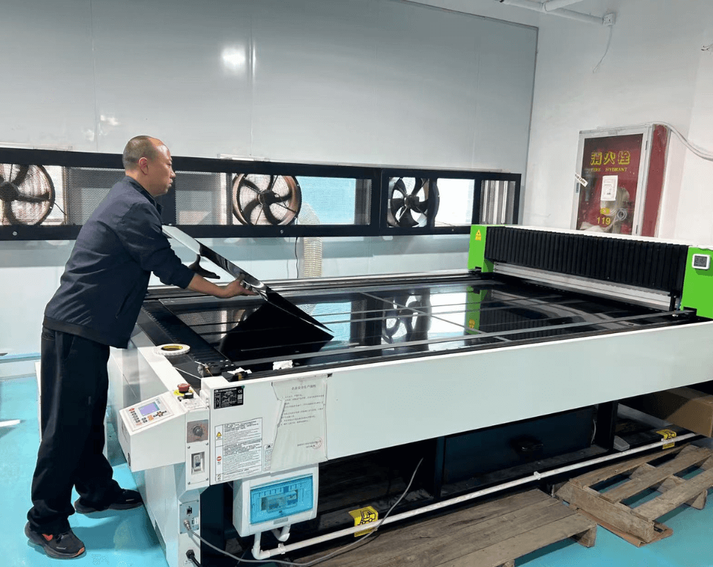 Avlink digital signage machine 2