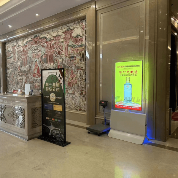 55inch Indoor Digital Signage Display Totem