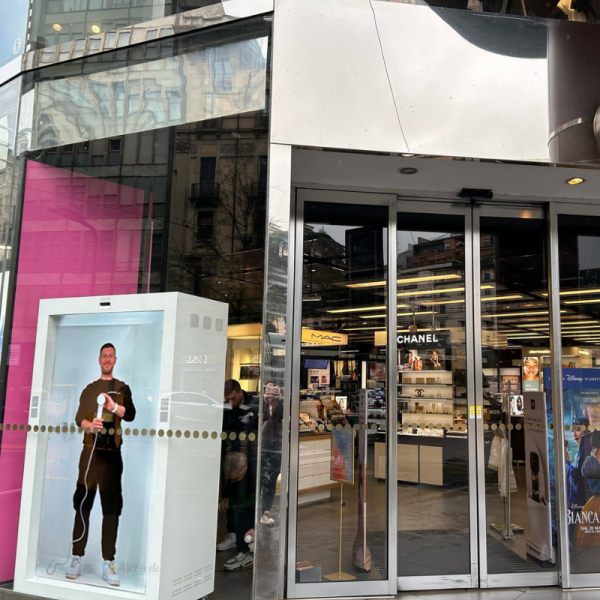 86 inch High Brightness Transparent 3D Hologram Display Outdoor Beam Box